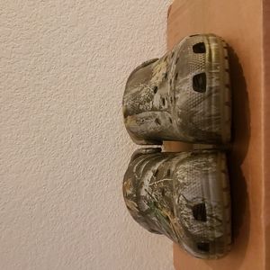 Realtree cameo crocks